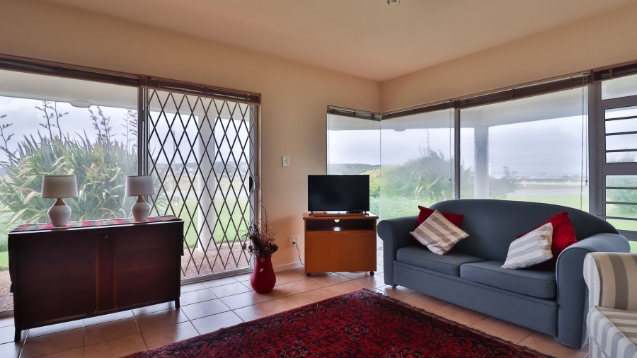 2 Bedroom Property for Sale in Stilbaai Wes Western Cape